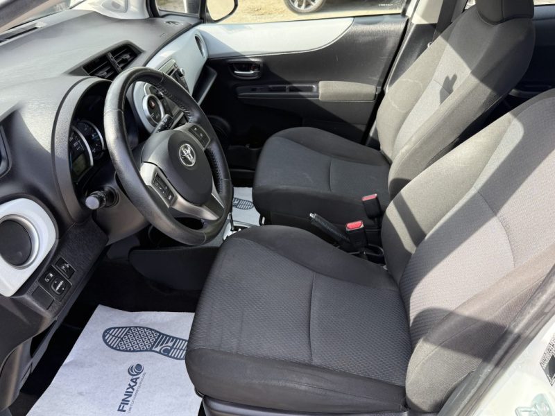 Toyota Yaris Hsd 100h Style  - Hybrid - Clim - Boite Auto - Révisée & Garantie 6 Mois