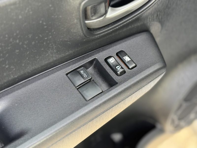 Toyota Yaris Hsd 100h Style  - Hybrid - Clim - Boite Auto - Révisée & Garantie 6 Mois