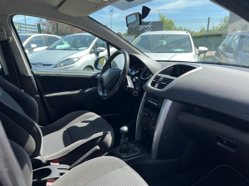 Peugeot 207 1.4 VTi Premium / Garantie 3/12 Mois