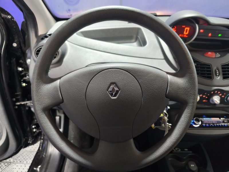 RENAULT TWINGO II 1.2 75Cv  édition WALKMAN 1er MAIN 14.119km 2011