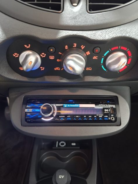 RENAULT TWINGO II 1.2 75Cv  édition WALKMAN 1er MAIN 14.119km 2011