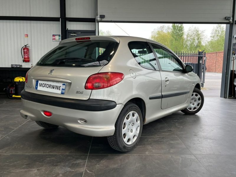 🚗 PEUGEOT 206 1.1 60ch ⚙️ ❄️ Climatisation 📱 Bluetooth 📺 Ecran tactile