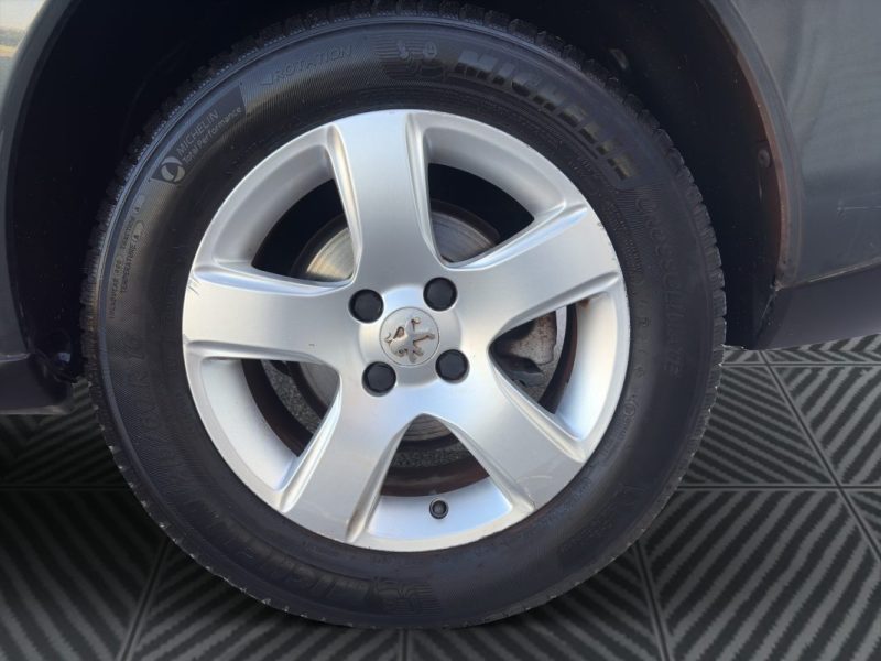 PEUGEOT 3008 1.6 HDI 115 cv 
