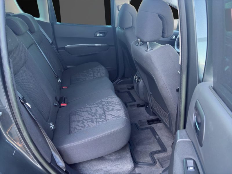 PEUGEOT 3008 1.6 HDI 115 cv 