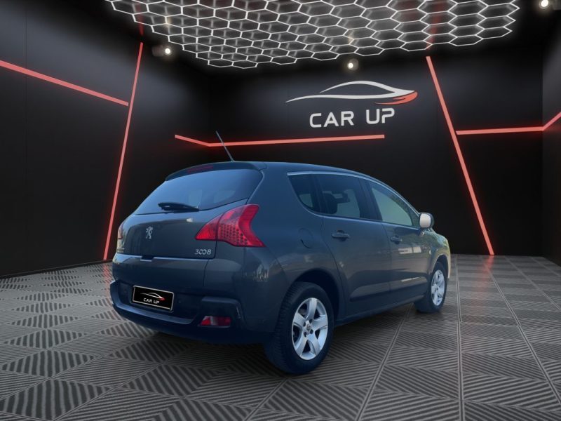 PEUGEOT 3008 1.6 HDI 115 cv 