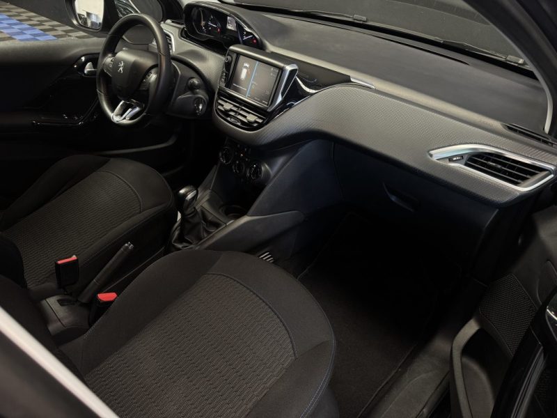 PEUGEOT 208 1.2 PURETECH 82ch STYLE 5P 2018