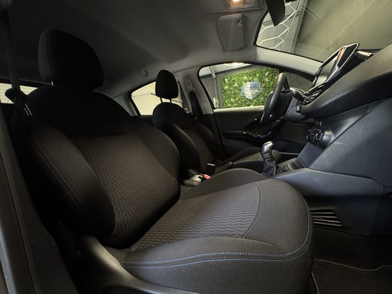 PEUGEOT 208 1.2 PURETECH 82ch STYLE 5P 2018