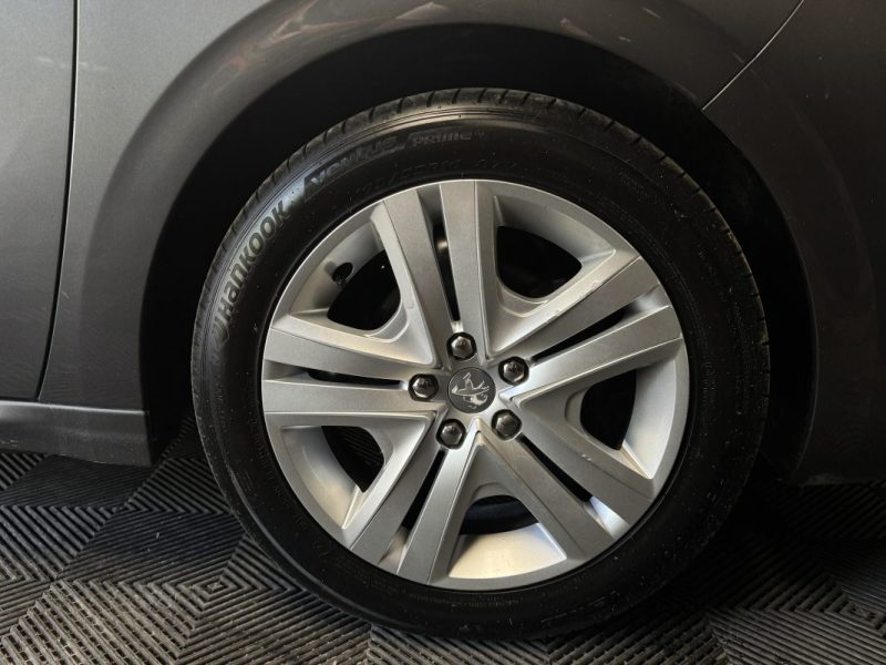 PEUGEOT 208 1.2 PURETECH 82ch STYLE 5P 2018