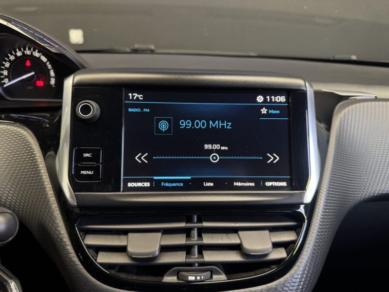 PEUGEOT 208 1.2 PURETECH 82ch STYLE 5P 2018