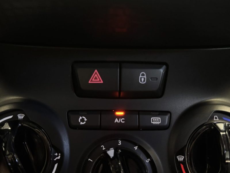 PEUGEOT 208 1.2 PURETECH 82ch STYLE 5P 2018