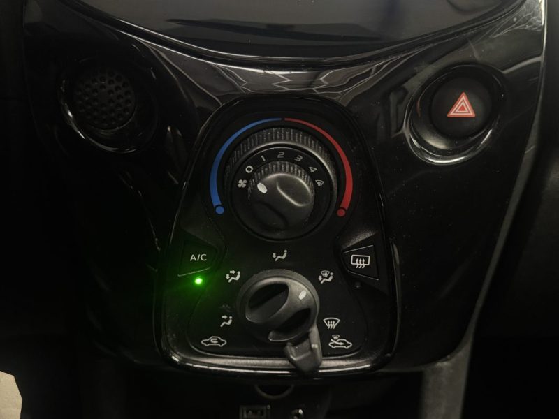 PEUGEOT 108 1.2 VTI 82ch ALLURE TOP 5P 2017