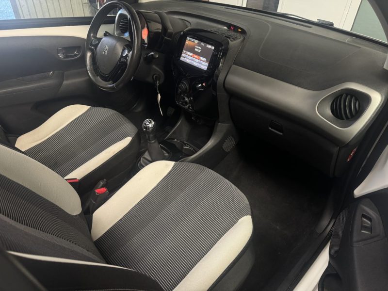 PEUGEOT 108 1.2 VTI 82ch ALLURE TOP 5P 2017