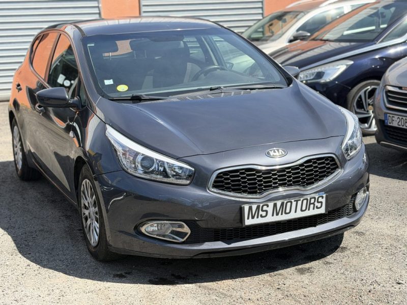 KIA CEE-D 1.6 CRDI 110 cv - GARANTIE 12 mois - Business 