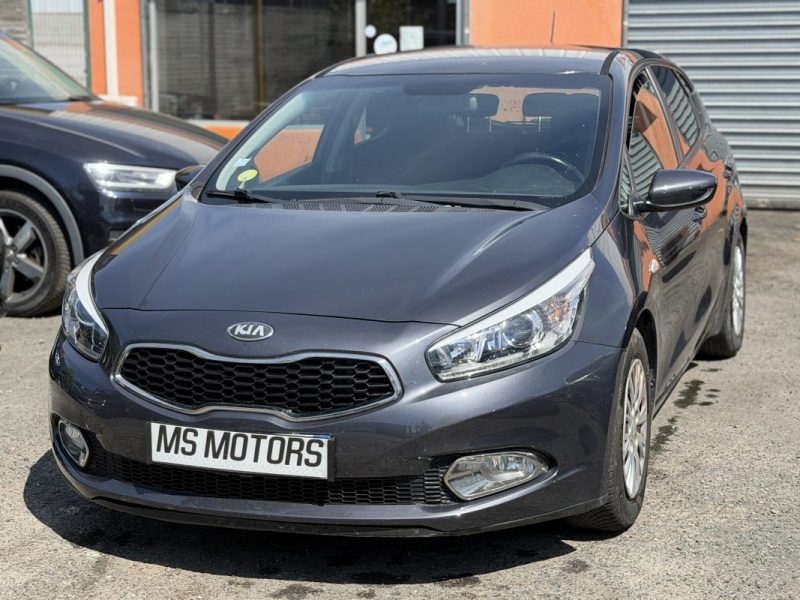 KIA CEE-D 1.6 CRDI 110 cv - GARANTIE 12 mois - Business 