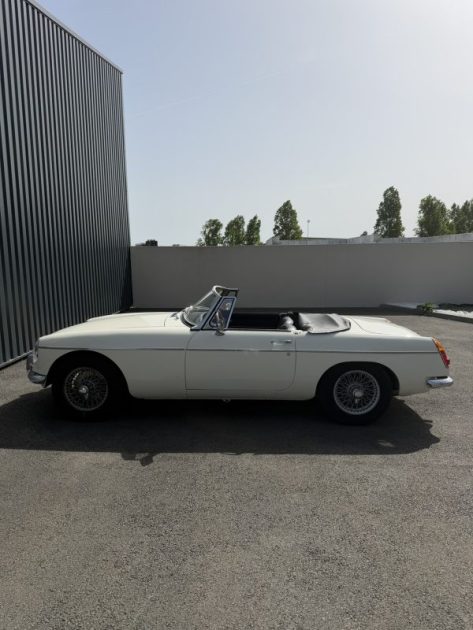 MG B ROADSTER CABRIOLET - 1966