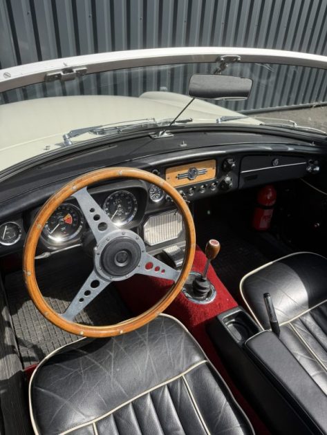 MG B ROADSTER CABRIOLET - 1966