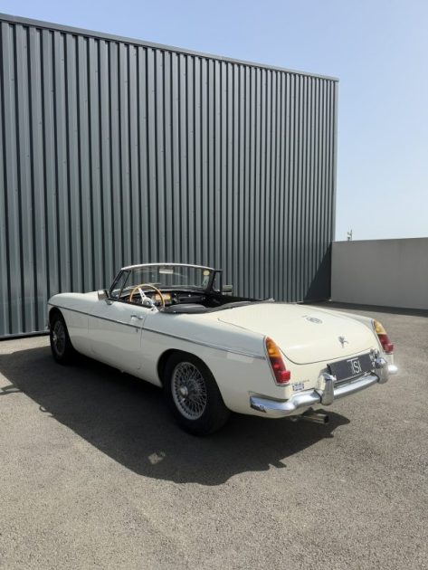 MG B ROADSTER CABRIOLET - 1966