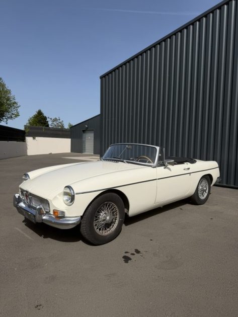 MG B ROADSTER CABRIOLET - 1966
