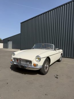 MG B ROADSTER CABRIOLET - 1966
