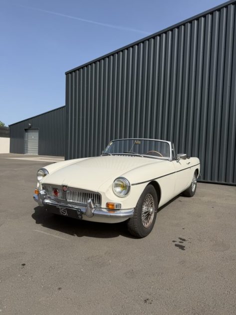 MG B ROADSTER CABRIOLET - 1966