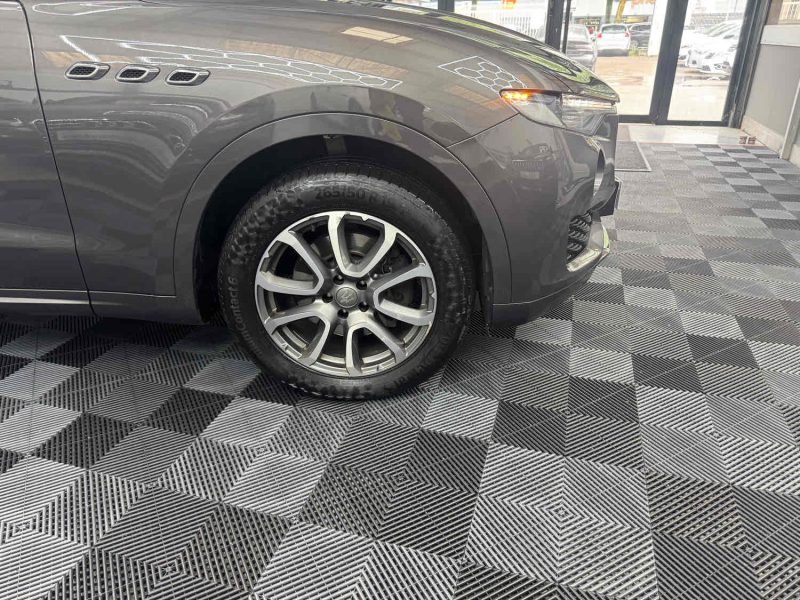 MASERATI LEVANTE 3.0 V6 275ch DIESEL GRANLUSSO GARANTIE 24 MOIS HISTORIQUE COMPLET 
