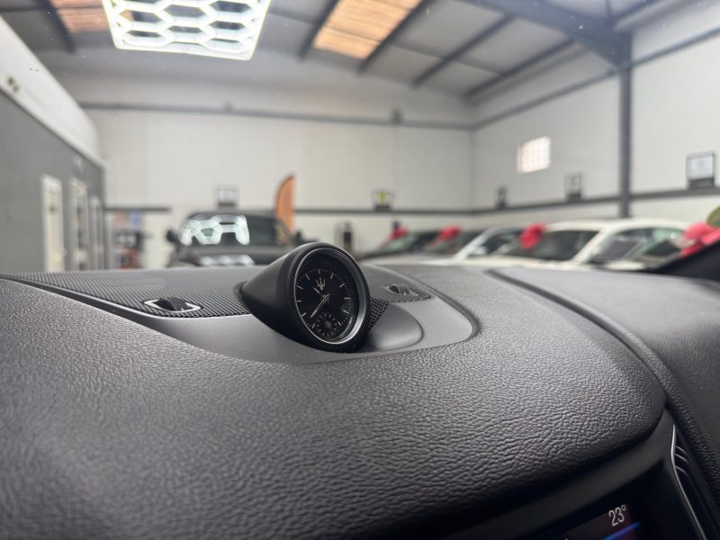 MASERATI LEVANTE 3.0 V6 275ch DIESEL GRANLUSSO GARANTIE 24 MOIS HISTORIQUE COMPLET 