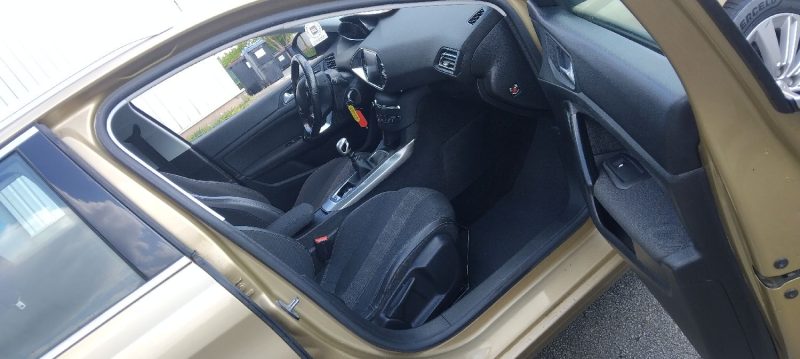 PEUGEOT 308 SW  HDI 130 CV AN 18 PROPRE BIEN EQUIPE