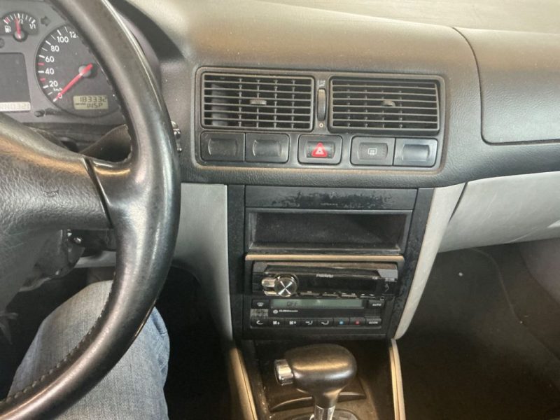 GOLF 4 1,8L 125 CV CARAT Boite Auto / Paiement 4X ou 10X Possible