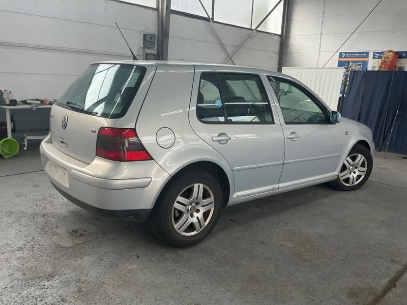GOLF 4 1,8L 125 CV CARAT Boite Auto / Paiement 4X ou 10X Possible
