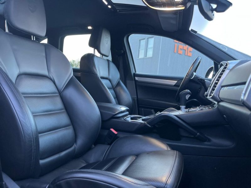 PORSCHE CAYENNE 3.0 V6 245ch / TOIT OUVRANT / BOSE
