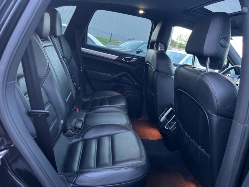 PORSCHE CAYENNE 3.0 V6 245ch / TOIT OUVRANT / BOSE