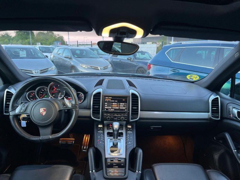 PORSCHE CAYENNE 3.0 V6 245ch / TOIT OUVRANT / BOSE
