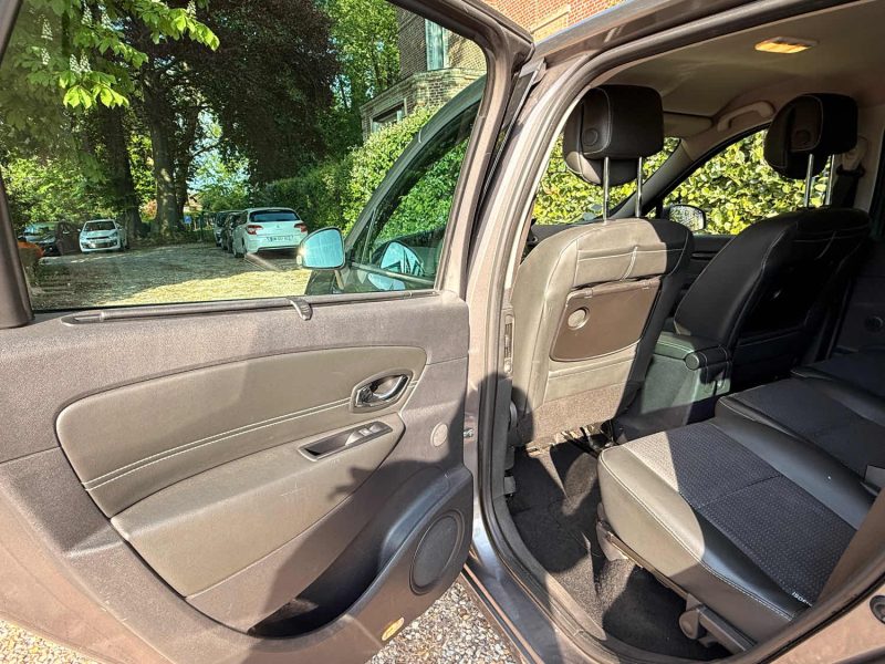 RENAULT SCENICIII GRAND 1.5 DCI 110 AUTHENTIQUE 7P 2012