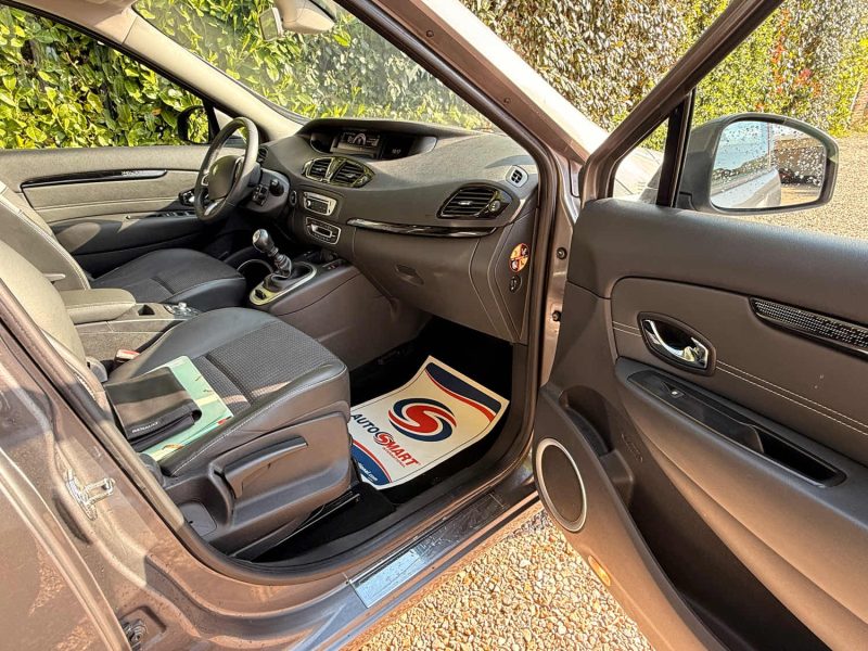 RENAULT SCENICIII GRAND 1.5 DCI 110 AUTHENTIQUE 7P 2012