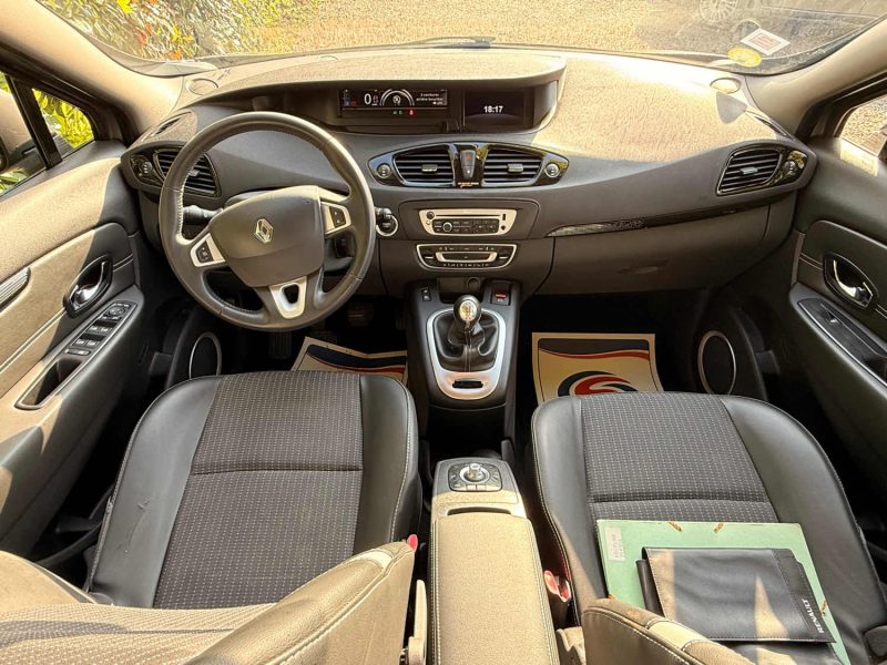 RENAULT SCENICIII GRAND 1.5 DCI 110 AUTHENTIQUE 7P 2012