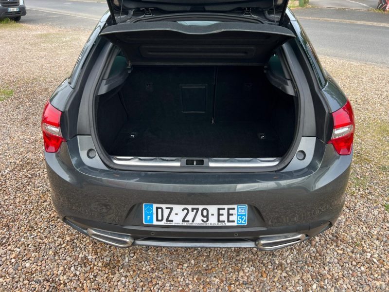 DS DS5 2.0 BlueHDi 180 ch So Chic S&S EAT6