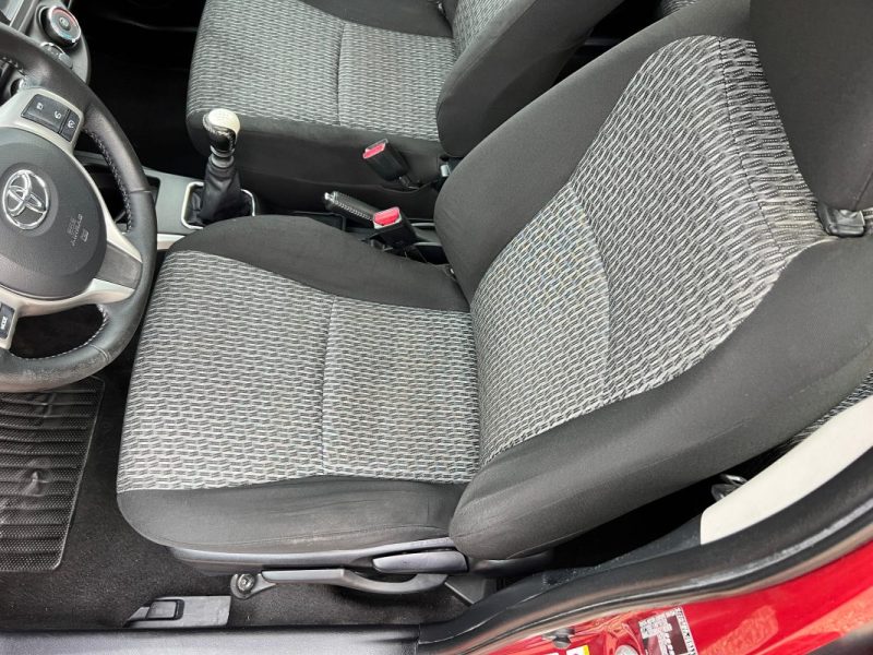 TOYOTA YARIS 100 VVT-i Dynamic 5P