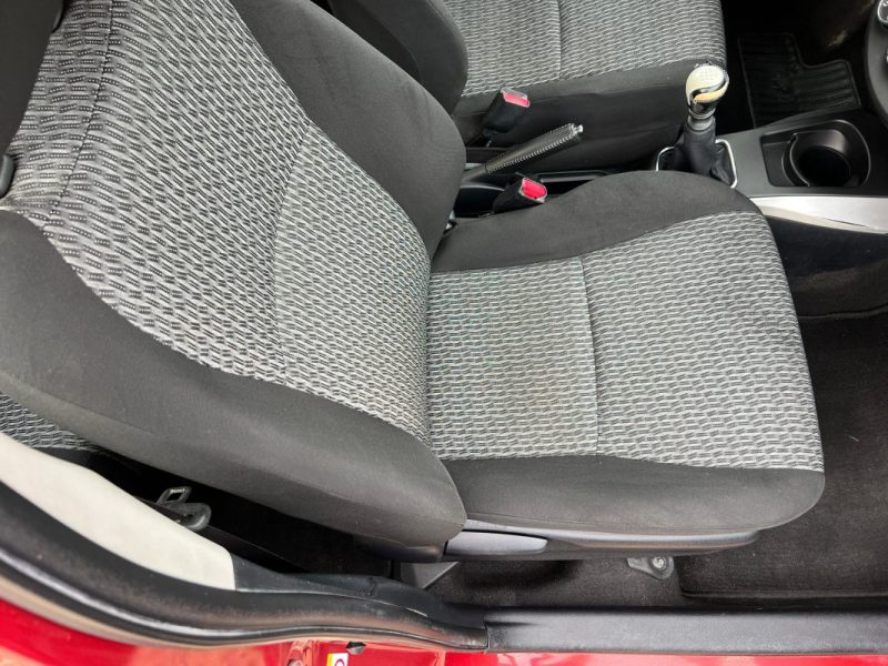 TOYOTA YARIS 100 VVT-i Dynamic 5P