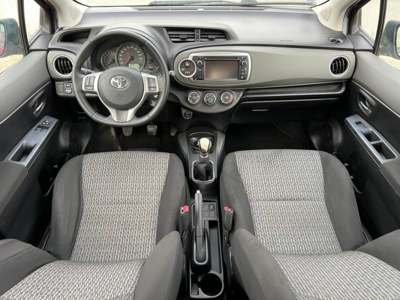 TOYOTA YARIS 100 VVT-i Dynamic 5P