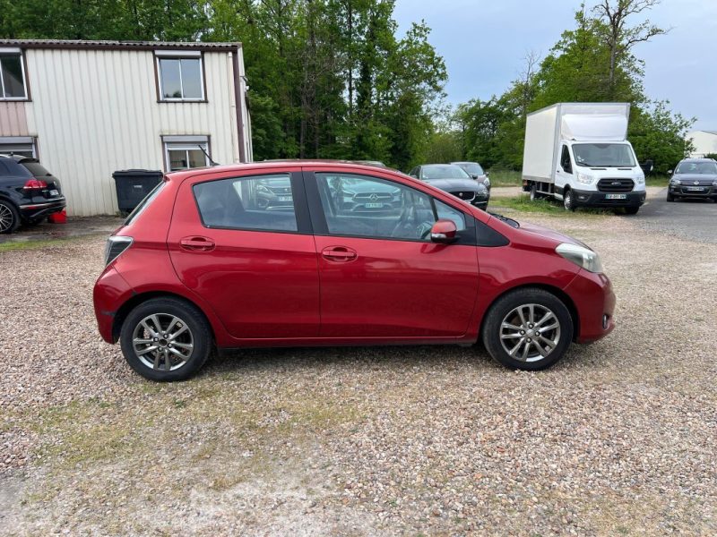 TOYOTA YARIS 100 VVT-i Dynamic 5P