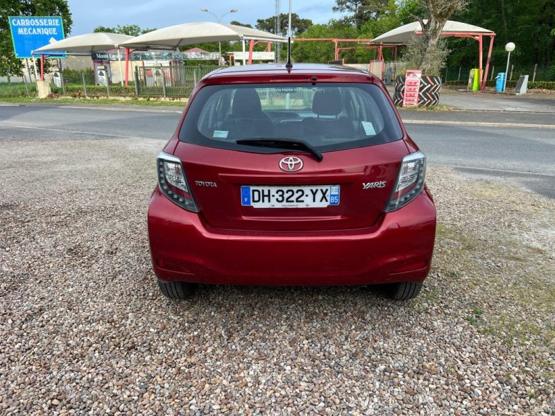 TOYOTA YARIS 100 VVT-i Dynamic 5P