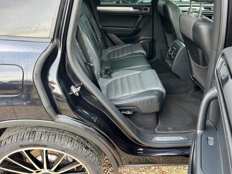 VOLKSWAGEN TOUAREG 3.0 TDI 262 ch BlueMotion R-Line Carat 4Motion Tiptronic