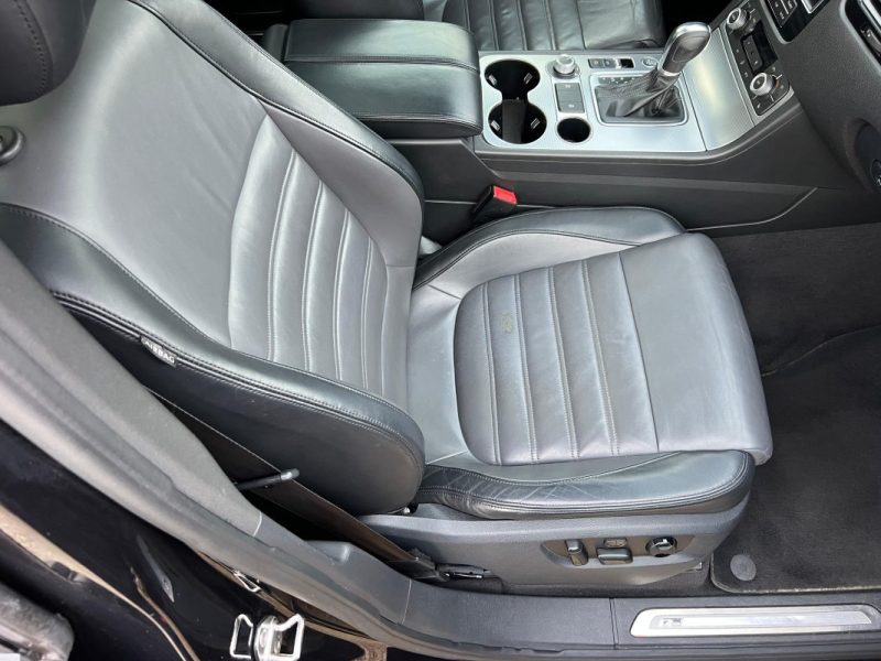 VOLKSWAGEN TOUAREG 3.0 TDI 262 ch BlueMotion R-Line Carat 4Motion Tiptronic