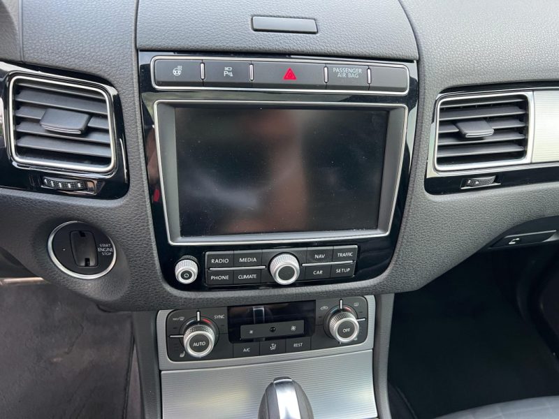 VOLKSWAGEN TOUAREG 3.0 TDI 262 ch BlueMotion R-Line Carat 4Motion Tiptronic