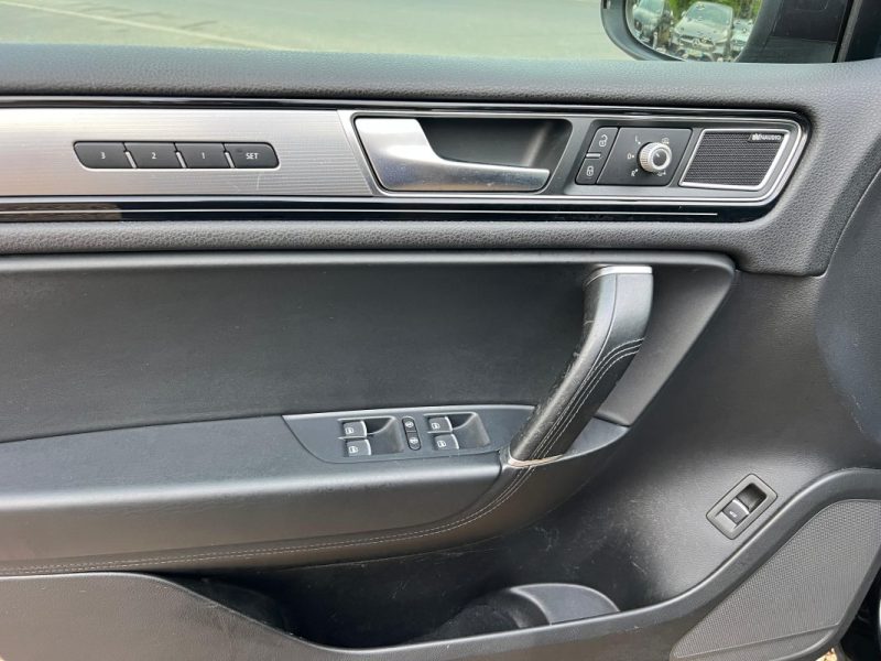 VOLKSWAGEN TOUAREG 3.0 TDI 262 ch BlueMotion R-Line Carat 4Motion Tiptronic