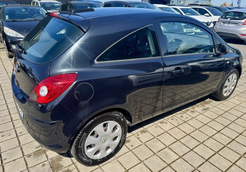 OPEL CORSA 1.2 85 CH TWINPORT  ESSENTIA 3P EDITION 2013