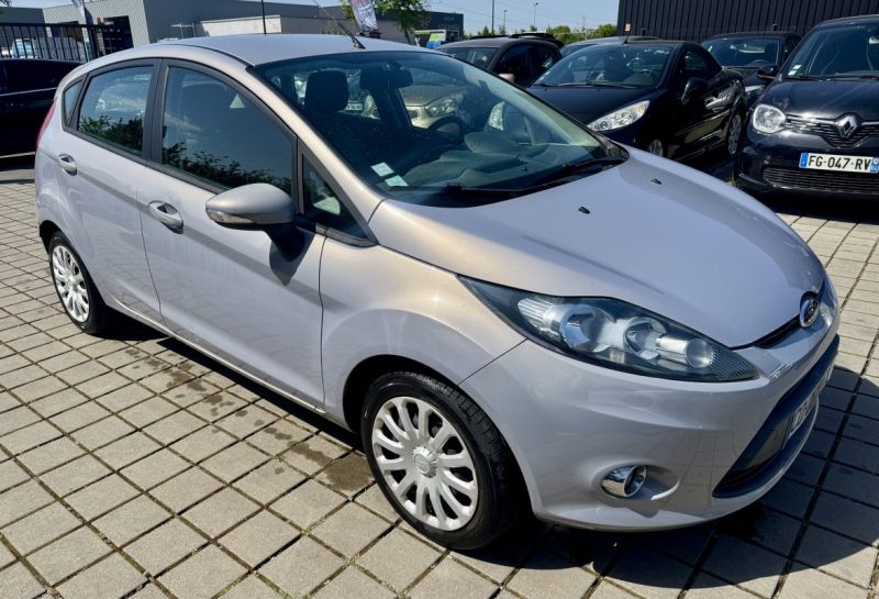 FORD FIESTA 1250 82 AMBIENTE TREND 2012
