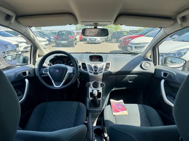 FORD FIESTA 1250 82 AMBIENTE TREND 2012