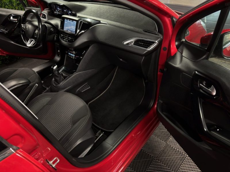 PEUGEOT 208 PHASE 2 TECH EDITION 1.2 82 Cv APPLE CARPLAY & ANDROID 5 PORTES ECRAN GPS - Garantie 1an