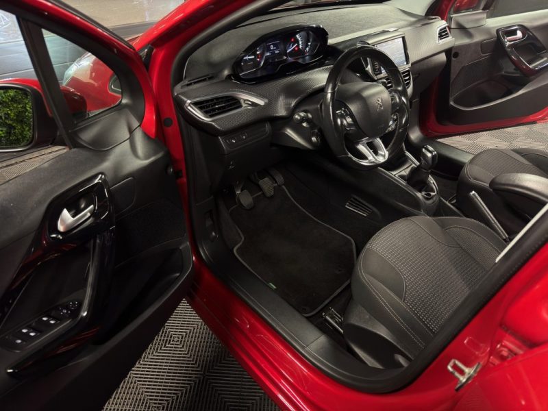PEUGEOT 208 PHASE 2 TECH EDITION 1.2 82 Cv APPLE CARPLAY & ANDROID 5 PORTES ECRAN GPS - Garantie 1an